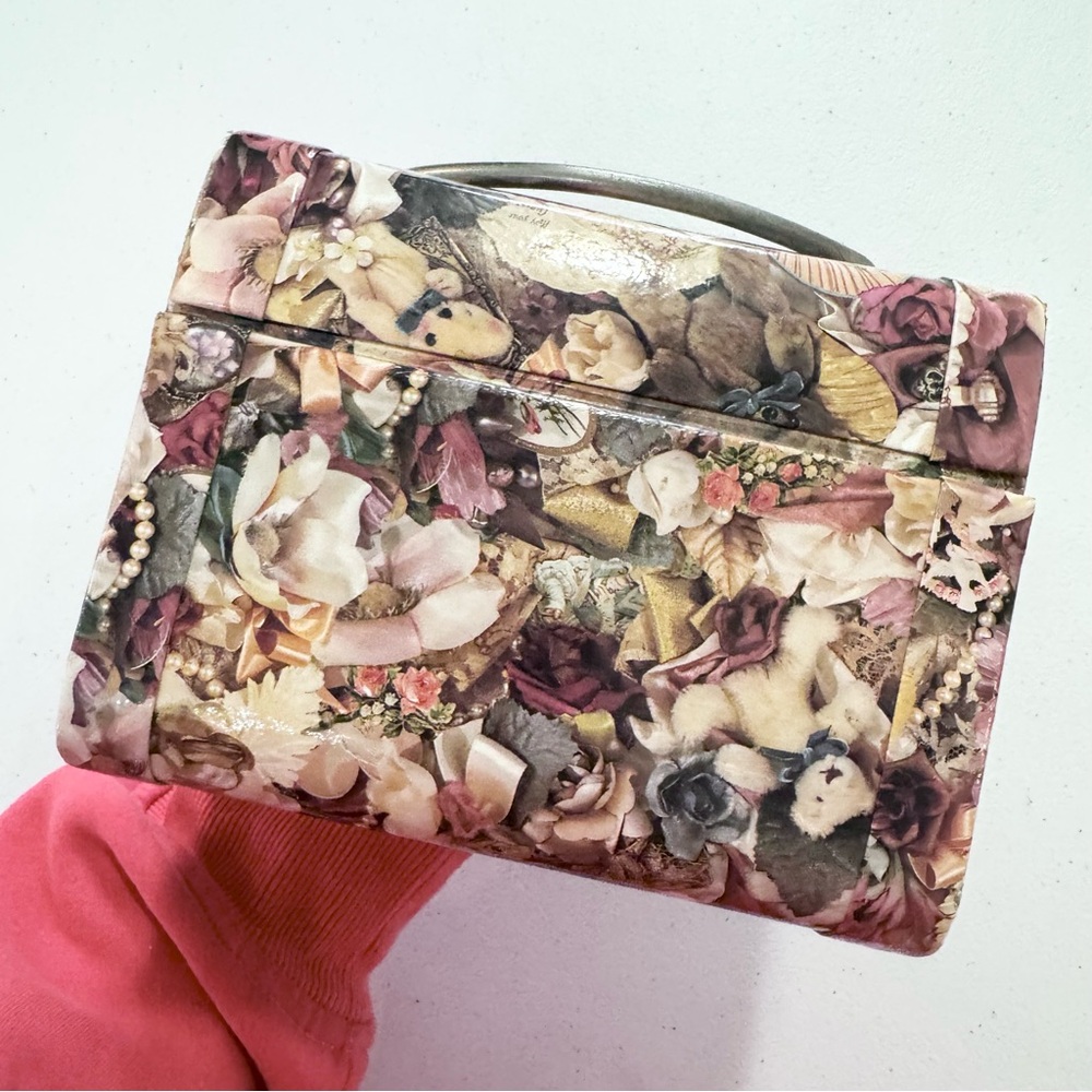 Vintage 90’s Floral Teddy Bear Print Box/Handbag w/latch - Picture 7 of 10
